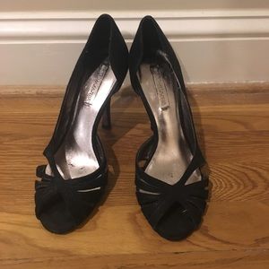 Black BCBG heels 👠